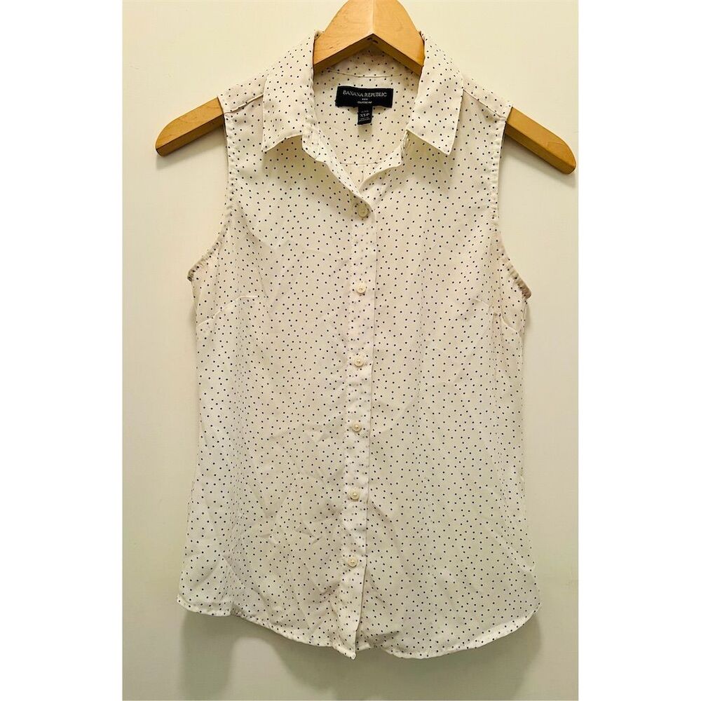Banana Republic Women's XS Petite White Polka Dot Sleeveless Blouse